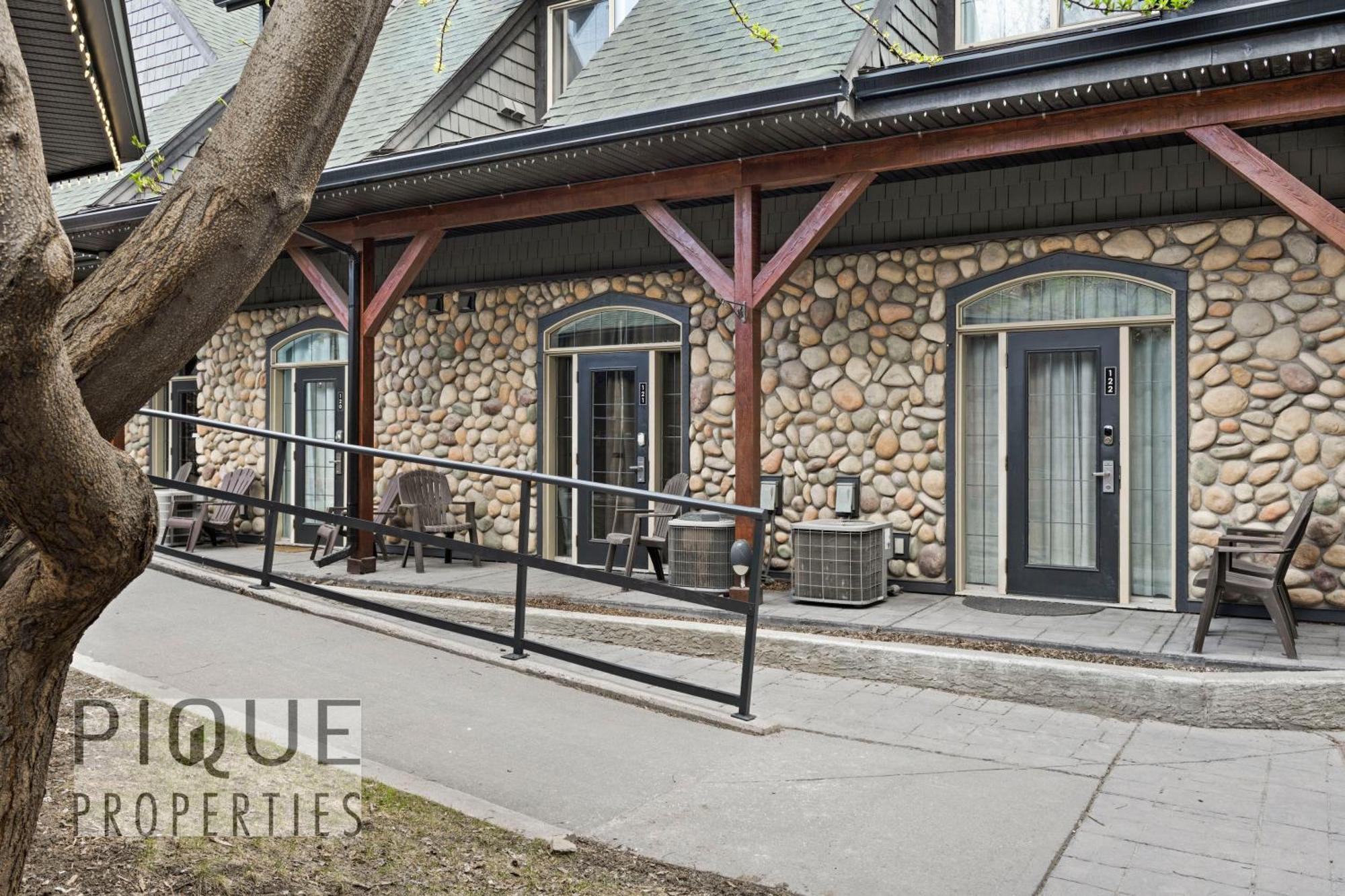 Mystic Mountain Chalet, Heated Outdoor Pool & Hot Tub, Free Parking, Fast Wifi! Канмор Екстериор снимка